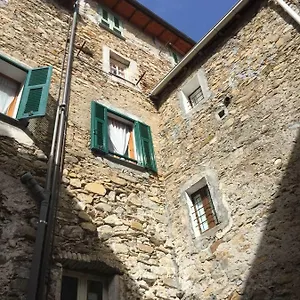https://la-casa-nel-borgo-antico.hotelitalianriviera.com